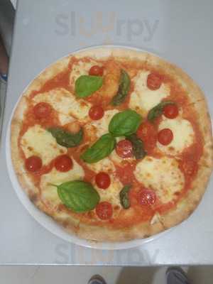 Pizzeri Amantia Skele