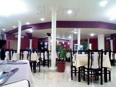 Bar Restorant Pizzeri Hotel Montreal