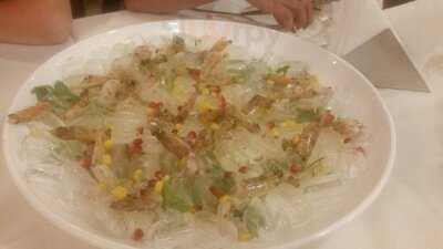 Bar Restorant Pizzeri Hotel Montreal