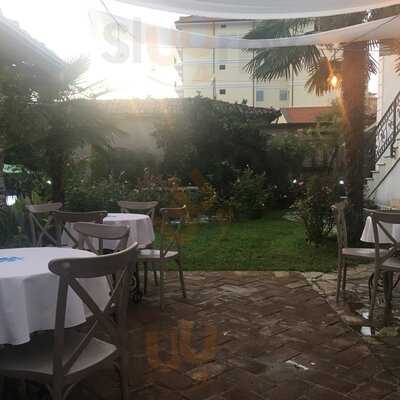 Rose Garden Restaurant