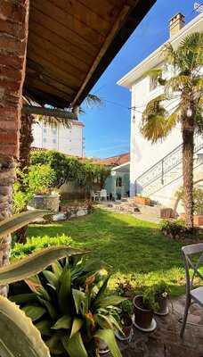 Rose Garden Restaurant