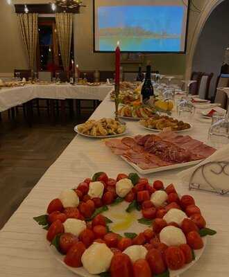 Rose Garden Restaurant