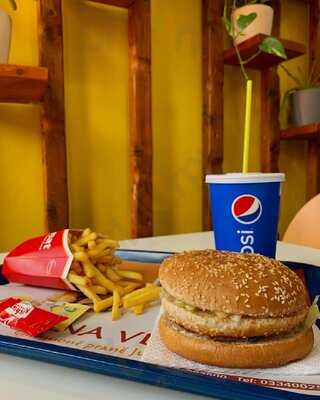 Kolona Vlore (bistro Grill)