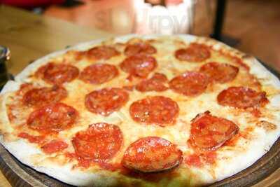 Kolona Vlore (bistro Grill)