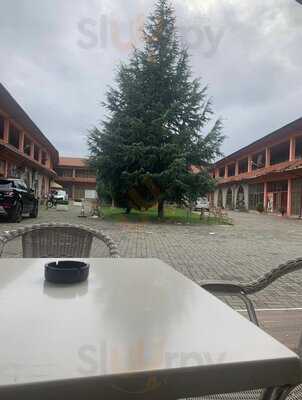 Bar Kafe-mengjezore Driloni