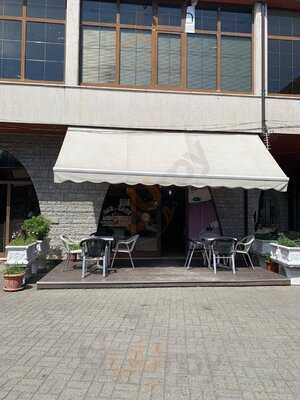 Bar Kafe-mengjezore Driloni