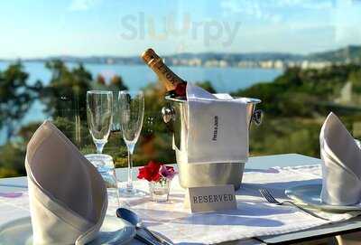 Perla E Jonit Restaurant