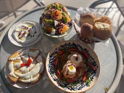 Lugina Gjelbert Restaurant