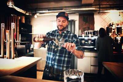 Franz Coffee And Wine Bar