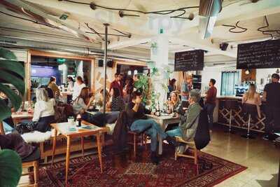 Franz Coffee And Wine Bar