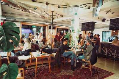 Franz Coffee And Wine Bar