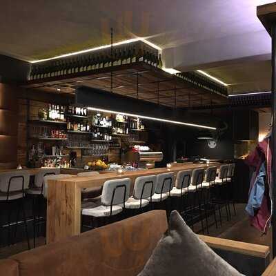 Swings Restaurant Bar