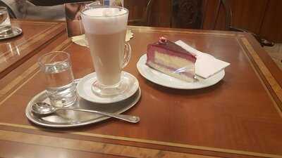 Cafe Confiserie Konditorei Backerei Josef Hochleitner