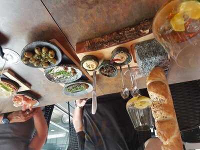 Paul's Steak & Veggi