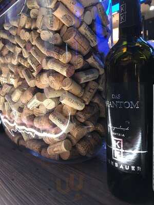 Castello Del Vino Plus City