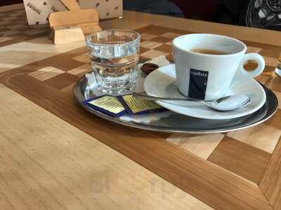 Cafe Konditorei Famoos