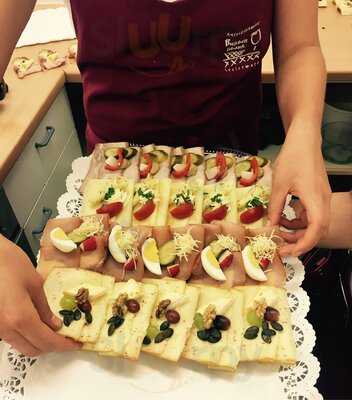 Kuruzzenschenke & Weinhof Konrad