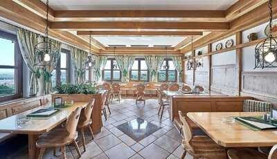 Weingut & Buschenschank Humer