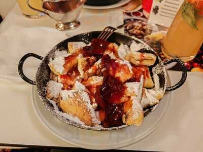 Heindls Schmarren And Palatschinkenkuchl