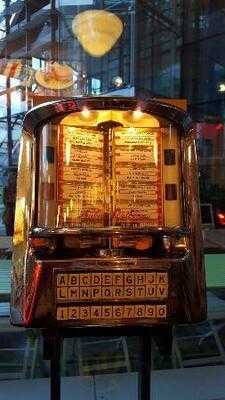 Flys - American Fifties Restaurant