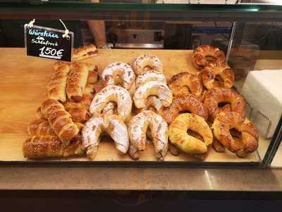 Hernals. Kebap Pizza