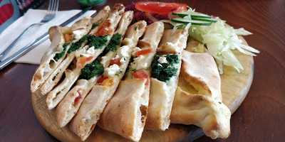 Hernals. Kebap Pizza