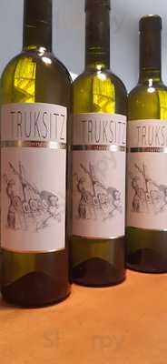 Vinothek And Weinbar Truksitz