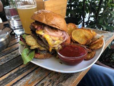 Weinschenke Am Siebensternplatz