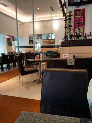 Denis Cafe & Restaurant In Wien