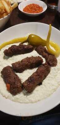 Balkan Burek Holzkohlegrill