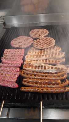 Balkan Burek Holzkohlegrill