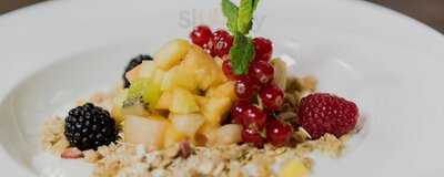 Bastian's Bar & Bakery