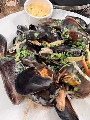 Coco Bistrot Cafe Bar A Vin