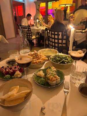 Dots At The Leo Grand