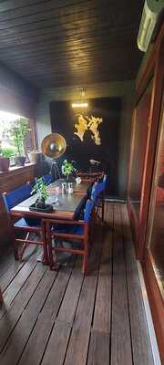 Jane's Wine And Dine