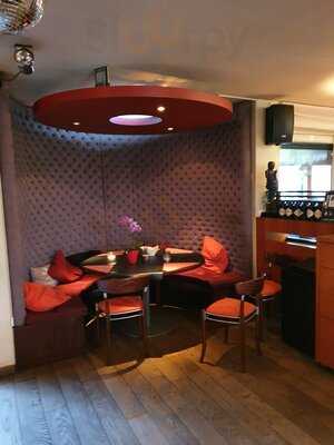 Jane's Wine And Dine