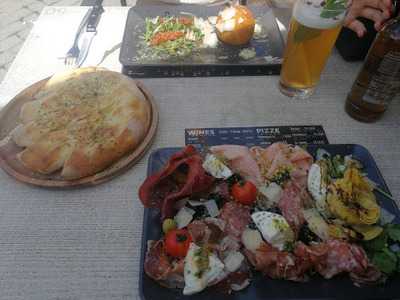 Casa. F Pizzeria/bar