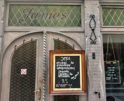 Taverne James