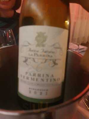 Au Gusto Wine & Dine