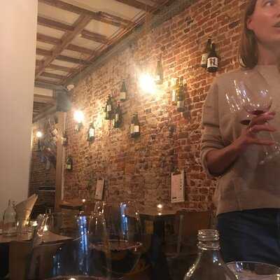 Edelrot Natural Wine Bar &café