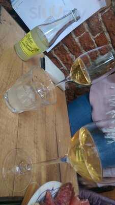 Edelrot Natural Wine Bar &café