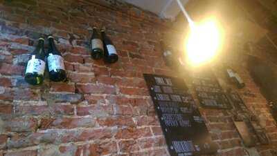 Edelrot Natural Wine Bar &café