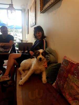 Atelier-café: Who's Afraid Of Red Yellow And Blue