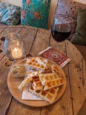 Atelier-café: Who's Afraid Of Red Yellow And Blue