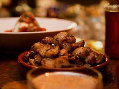 Atelier-café: Who's Afraid Of Red Yellow And Blue