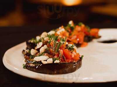 Atelier-café: Who's Afraid Of Red Yellow And Blue