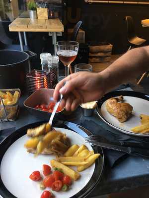 Poule & Poulette (antwerpen - Scheldestraat)