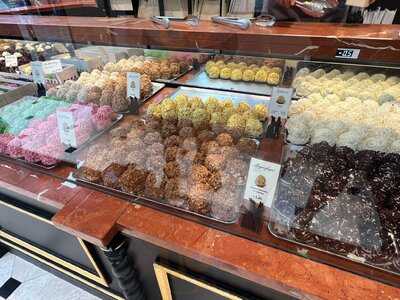 Aux Merveilleux De Fred