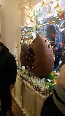 Neuhaus Galerie De La Reine - L'atelier De Neuhaus