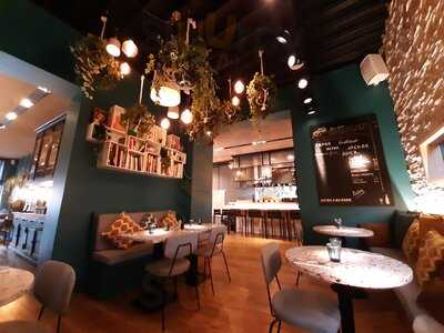 Declercq Cafe-garage